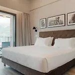 Dorato Marina - Lakefront Hotell