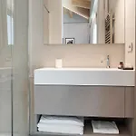 Dorato Marina - Lakefront Hotell