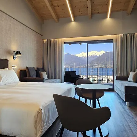 Hotel Dorato Marina - Lakefront Colico