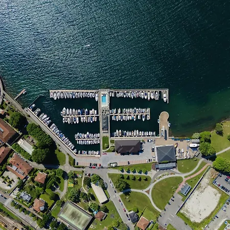 Dorato Marina - Lakefront Gerendaház
